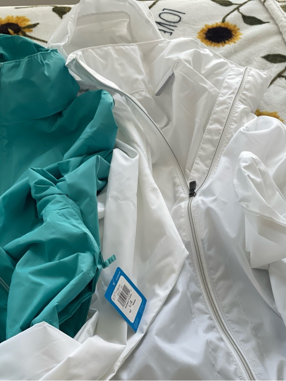 2 New Columbia Women's raincoat WHITE and TEAL Hooded Shell. Size Large and XL